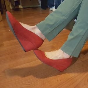 Red wedged heals